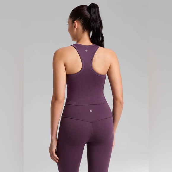 Seamless Ribbed Racerback Crop Tank - Picture 2 of 8
